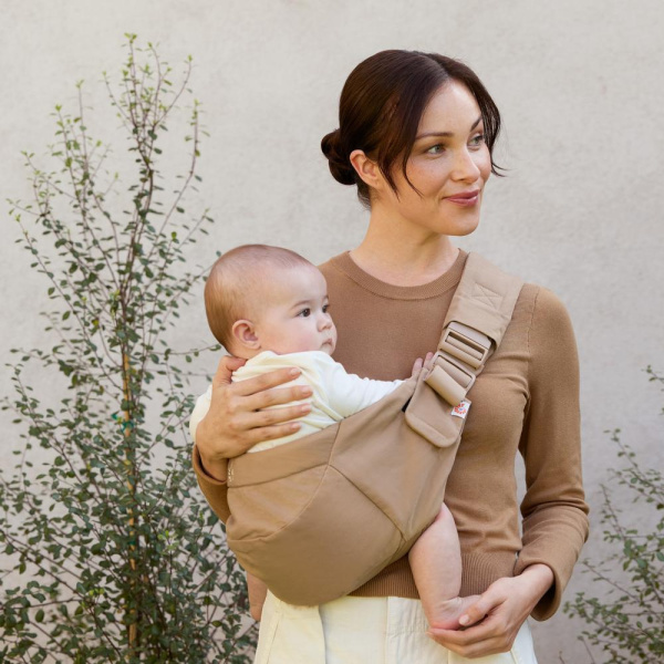 Porte bébé sling upsie camel Ergobaby
