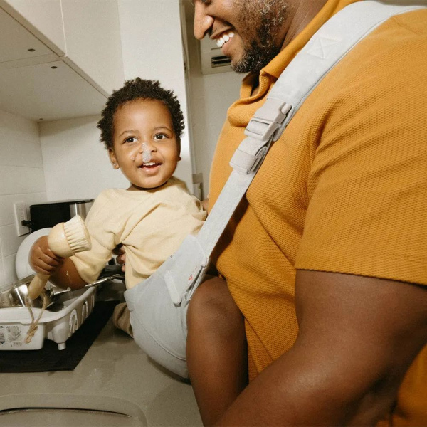 Porte bébé sling upsie pearl grey Ergobaby