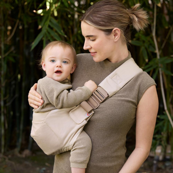 Porte bébé sling upsie camel Ergobaby