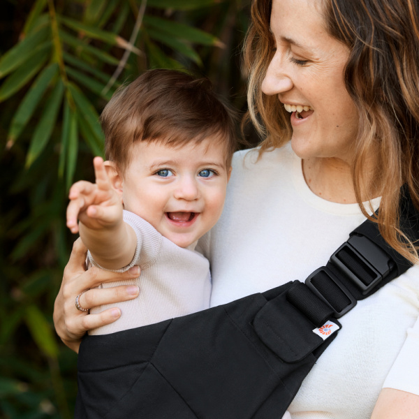 Porte bébé sling upsie onyx black Ergobaby