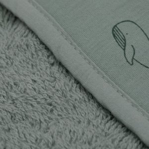 Serviette de bain enfant à capuche 75x75 cm, vert baleine Fillikid