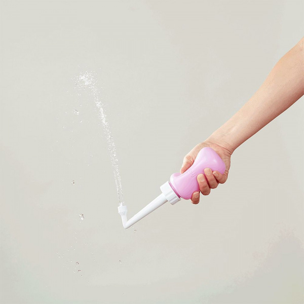 Bouteille de lavage périnéale renversée momwasher Frida