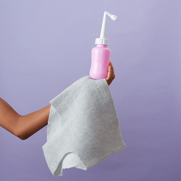 Bouteille de lavage périnéale renversée momwasher Frida