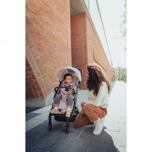 Poussette compacte travel n care simba le roi lion Hauck