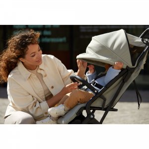 Poussette compacte travel n care plus black Hauck