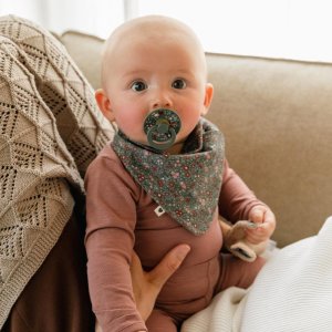 Bavoir bandana liberty chamomile lawn woodchuck Bibs