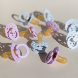 Pack de 2 sucettes bohème caoutchouc 6 mois+ peach et woodchuck Bibs