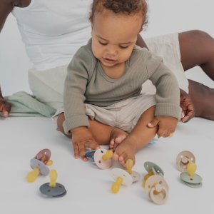 Pack de 2 sucettes colour caoutchouc anatomique phosphorescente 6 mois+ sage et cloud Bibs