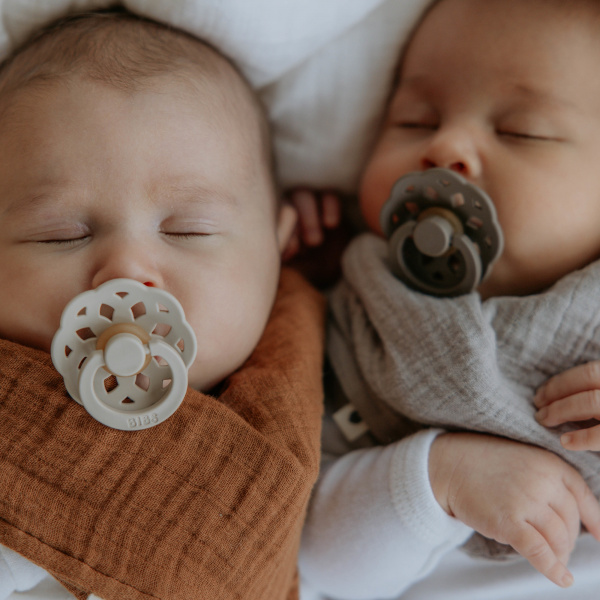 Pack de 2 sucettes bohème caoutchouc phosphorescente 6 mois+ sage et cloud Bibs