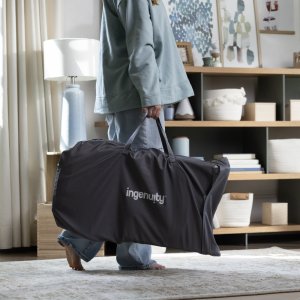 Transat bébé massant avec arche happy belly chambray Ingenuity