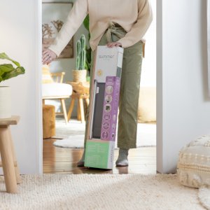 Barrière de sécurité enfant , jusqu'à 136 cm, auto lock, retractable, facile à installer Ingenuity