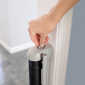 Barrière de sécurité enfant , jusqu'à 136 cm, auto lock, retractable, facile à installer Ingenuity