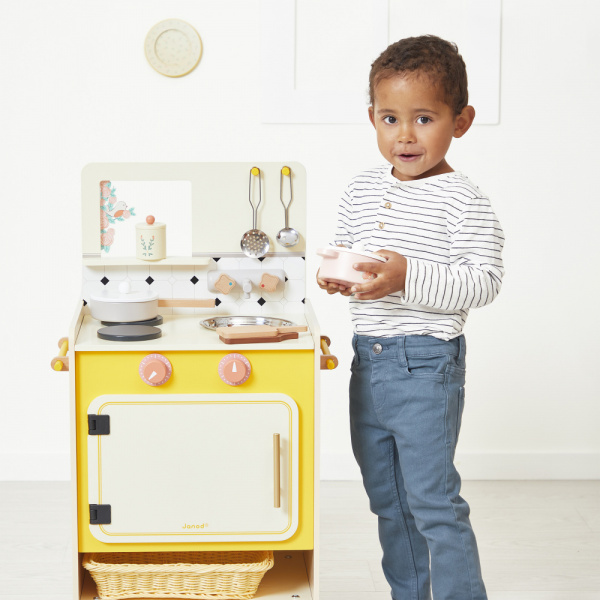 Cuisine en bois pour enfant mamie soleil Janod