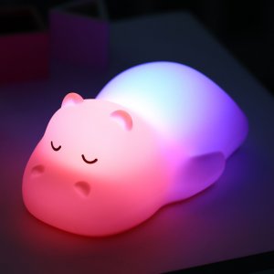 Veilleuse silicone hippopotame bicolore Nattou