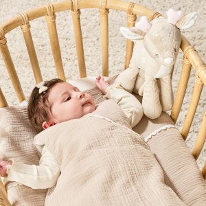 Peluche musical fanfan biche velours Nattou