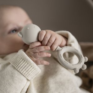 Hochet ours en silicone argile Nattou