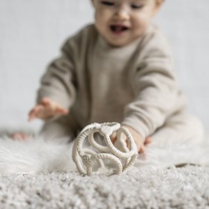 Set de 2 balles en silicone argile et blanc Nattou