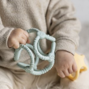 Set de 2 balles en silicone vert d'eau et jaune Nattou