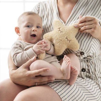 Mini peluche musicale étoile bouclette miel