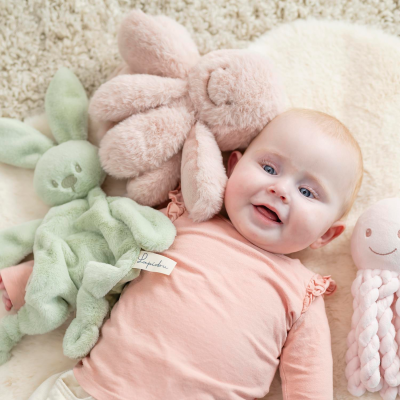 Peluche pieuvre hochet longs poils rose poudré