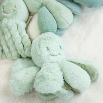 Peluche pieuvre hochet longs poils vert tilleul