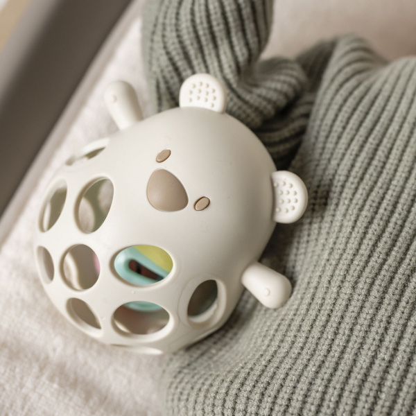 Hochet avec balleours en silicone argile Nattou