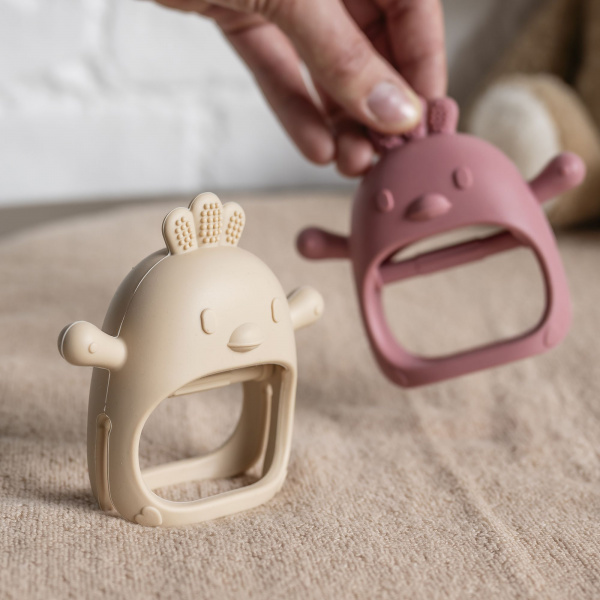 Moufle de dentition en silicone vieux rose Nattou