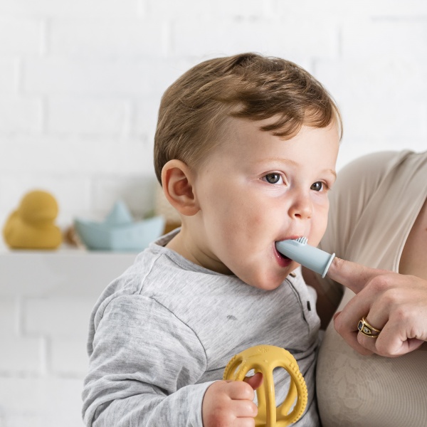 Lot de 2 brosses à dents silicone bleu Nattou