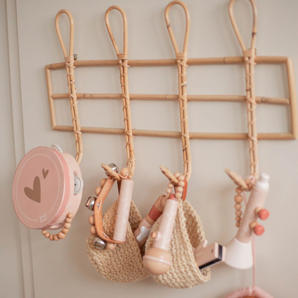 Hochet en bois rose Label label
