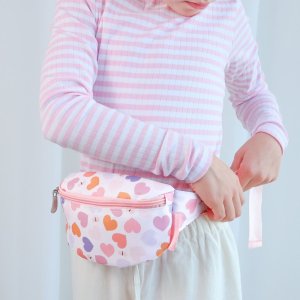 Sac banane enfant cœurs A little lovely company