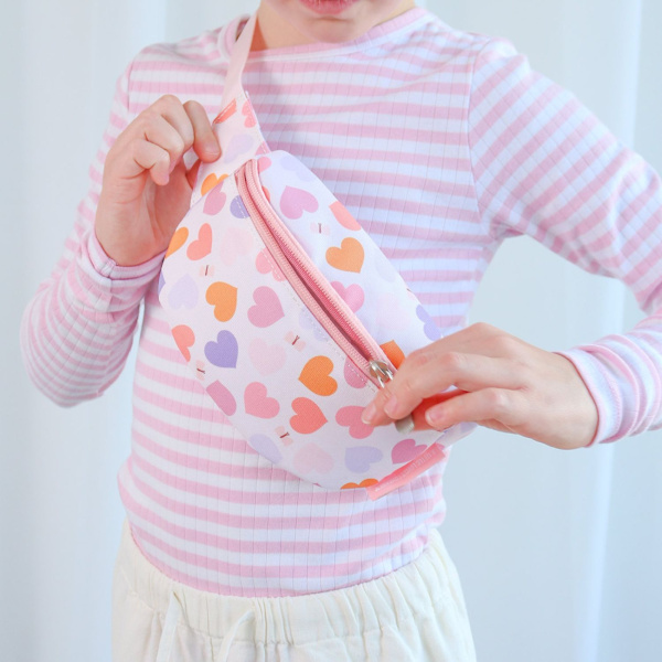 Sac banane enfant cœurs A little lovely company