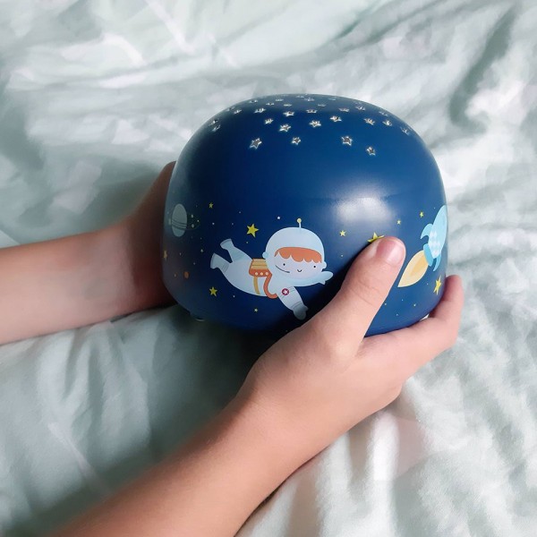 Veilleuse projecteur d'étoiles espace A little lovely company
