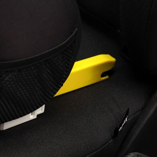 Réhausseur luuk fix black 22-36 kg Lionelo