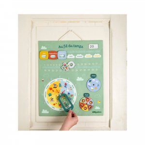 Calendrier pour enfant en tissu vert au fil du temps Lilliputiens