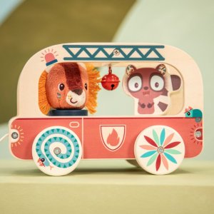Jouet en bois à tirer camion de pompier jack le lion Lilliputiens