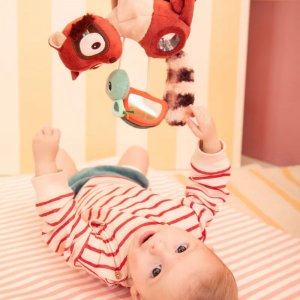 Peluche d'activités à suspendre elvis le lémurien Lilliputiens