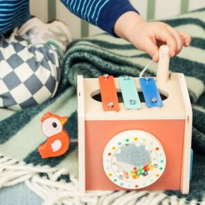Jouet d'éveil en bois maisonnette sonore Lilliputiens