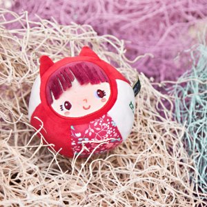 Balle en tissu petit chaperon rouge Lilliputiens