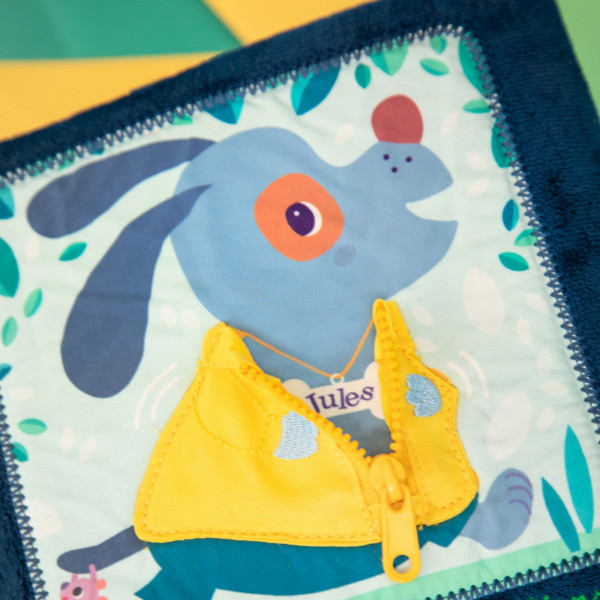 Livre pour enfant jules j'apprends à m'habiller Lilliputiens