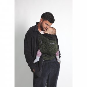 Porte bébé hoodiecarrier 2 wild camo Love radius