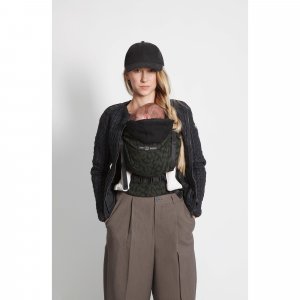 Porte bébé hoodiecarrier 2 wild camo Love radius