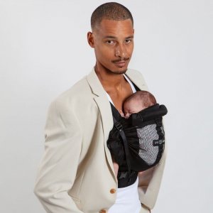 Porte bébé physiocarrier 2 black Love radius