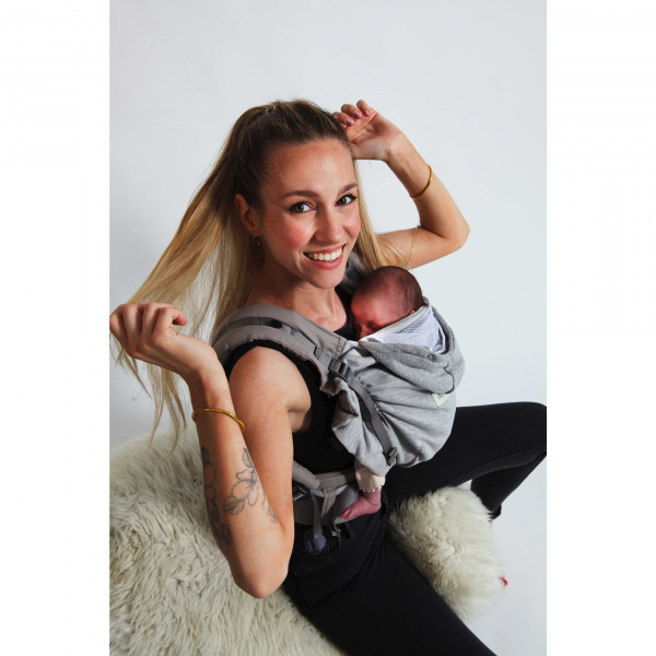 Porte bébé hoodiecarrier 2 gris athlétique Love radius