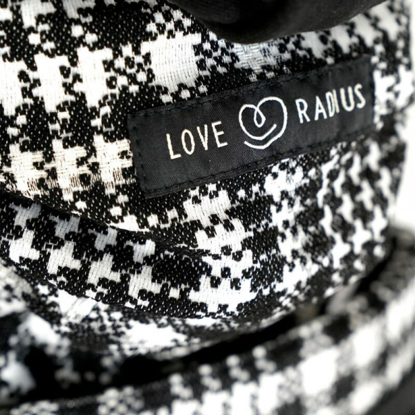 Porte bébé hoodiecarrier 2 prince de galles Love radius