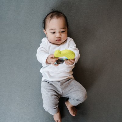 Gant de dentition en silicone souple glüv lime