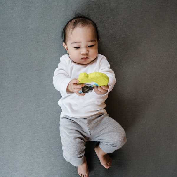 Gant de dentition en silicone souple glüv lime Bbluv