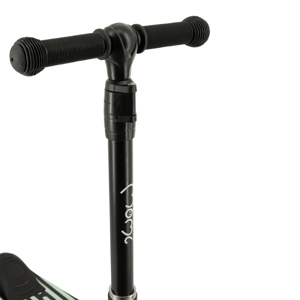 Trottinette san vert Momi
