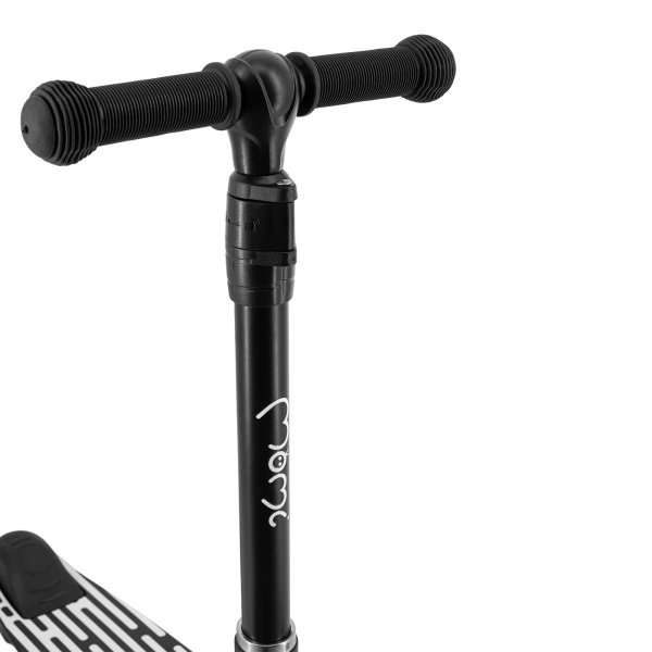 Trottinette san noir Momi