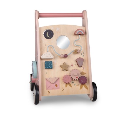 Chariot de marche d'activités après la pluie