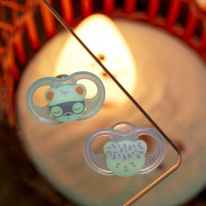 Lot de 2 sucettes soft touch nuit 18-36 m Tigex